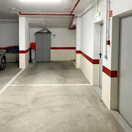 Apartment Central 2 Bed Apt Indoor& Outdoor Pool Gym